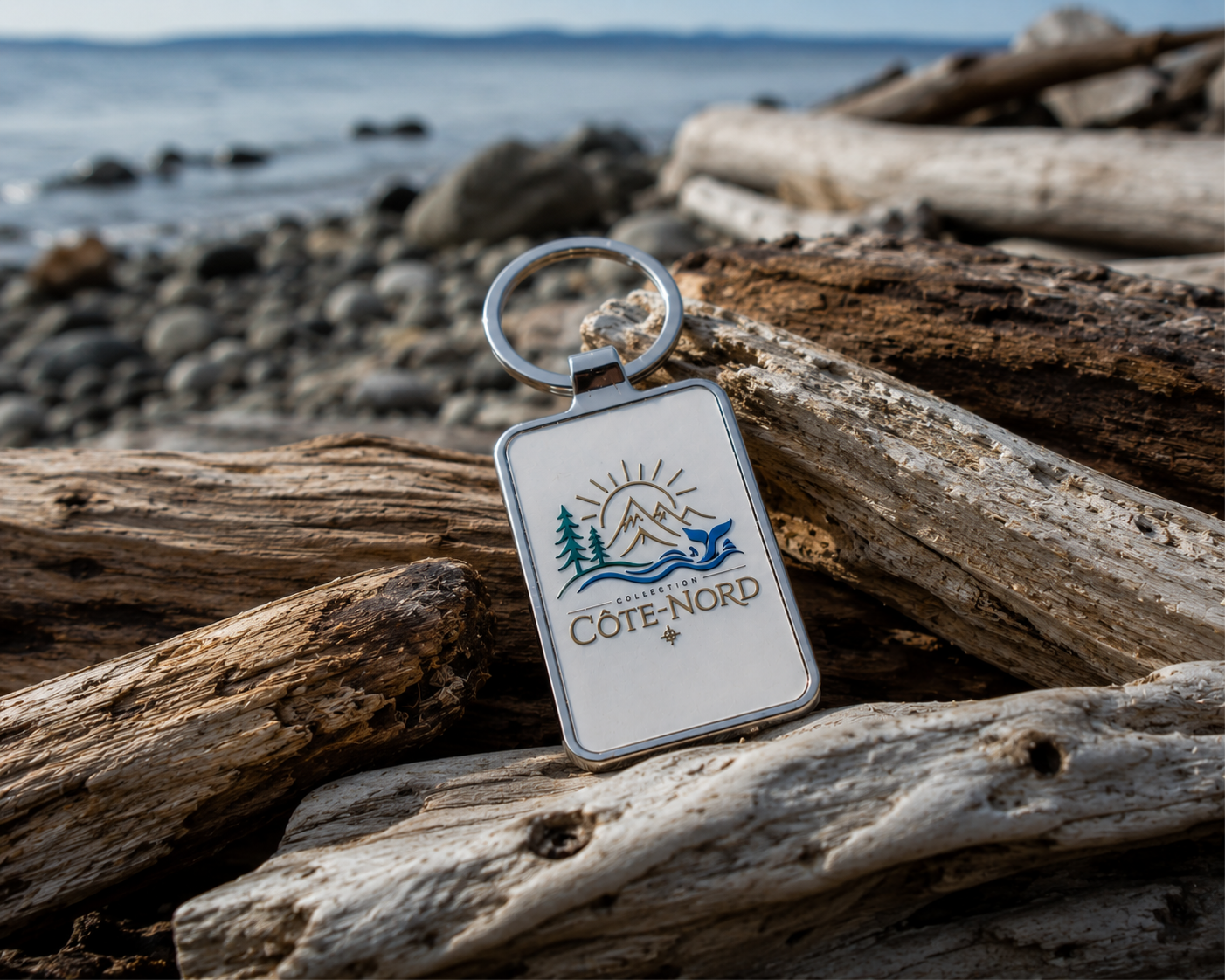 Porte-clef Baie-Comeau — fond noir coloré, Collection Prestige Côte-Nord