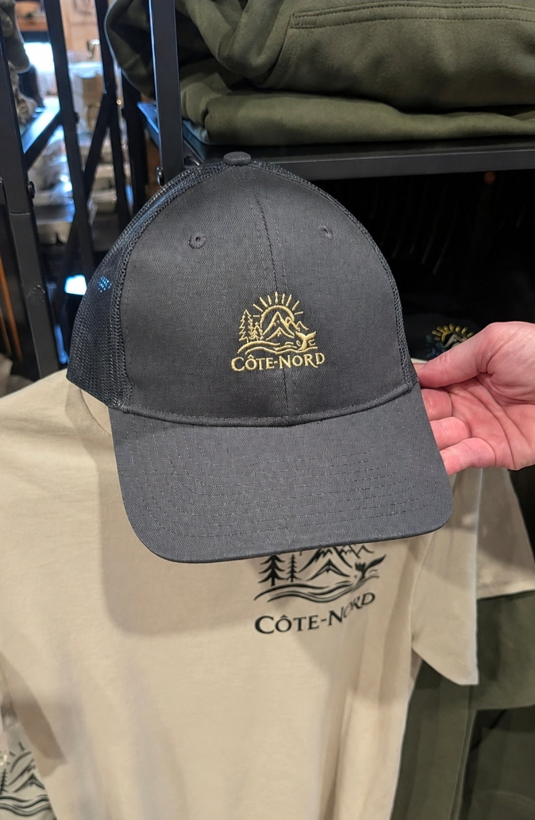 Casquette grise logo or Côte-Nord
