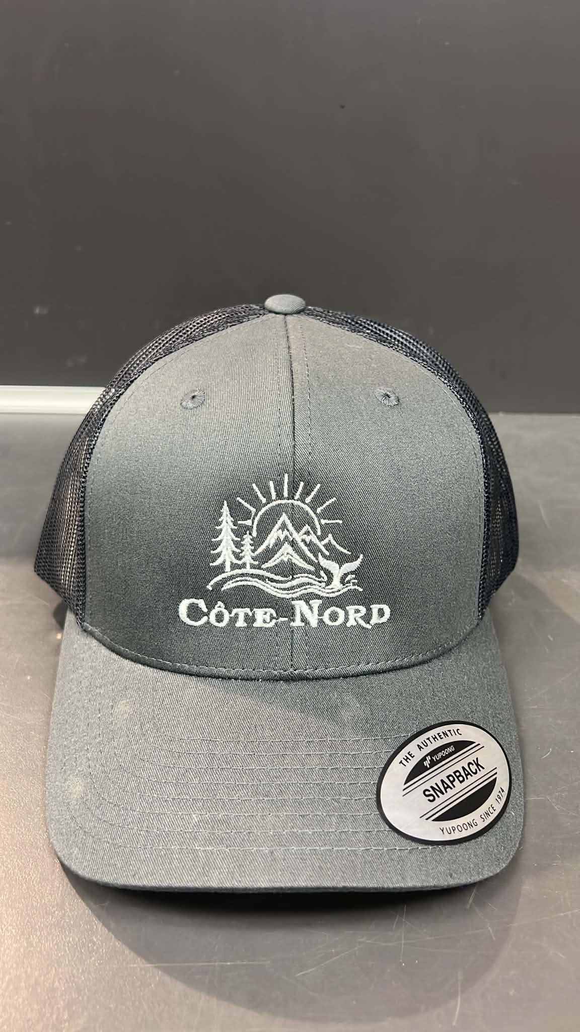 Casquette Bleue – Collection Prestige Côte-Nord